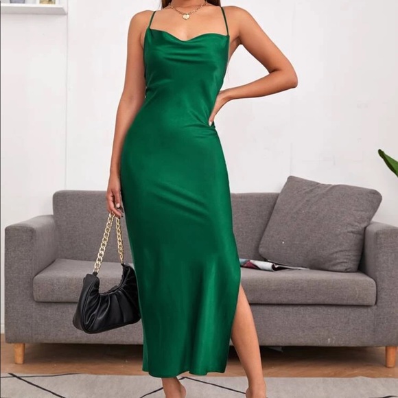 Boho crisscross open back split hem dress - Picture 4 of 9